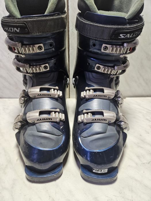 Clapari ski schi  Salomon mondo  27,5 corespunde mărimii 41-42