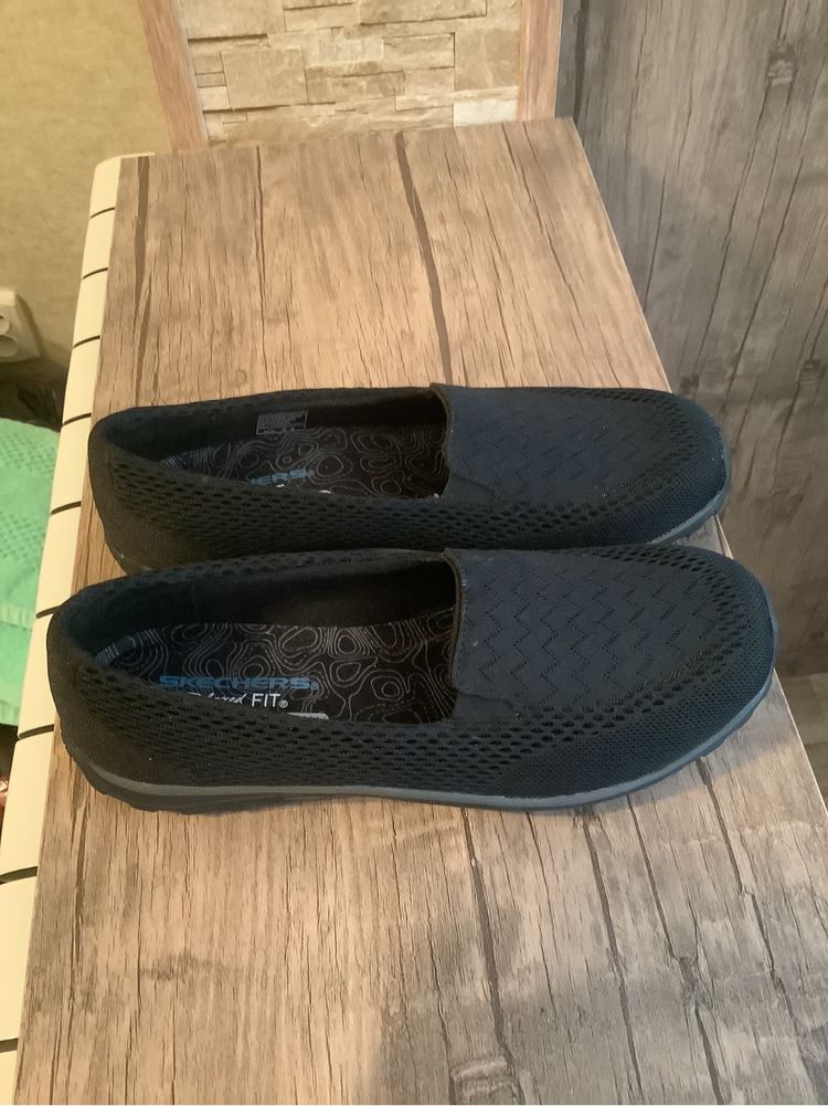 Продаются SKECHERS