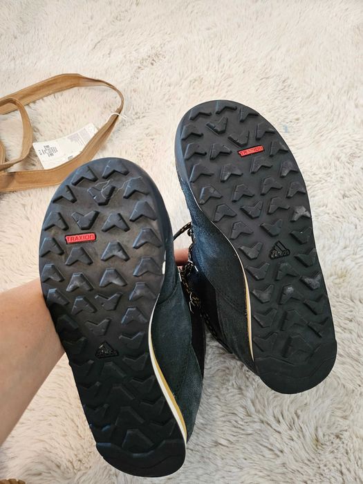 Зимни апрески Adidas