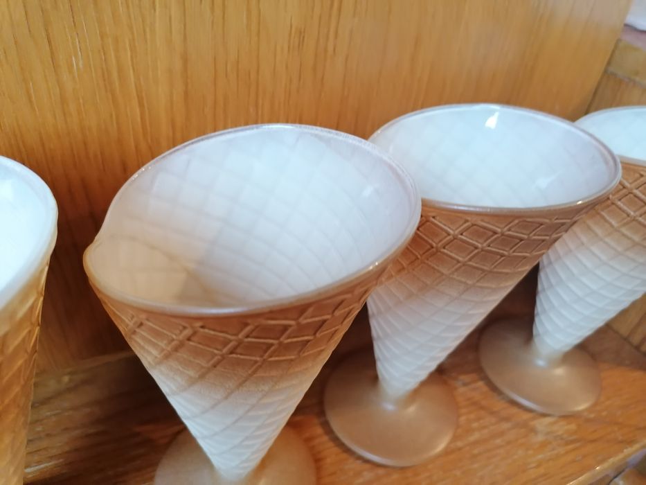 Set 4 cupe înghețată