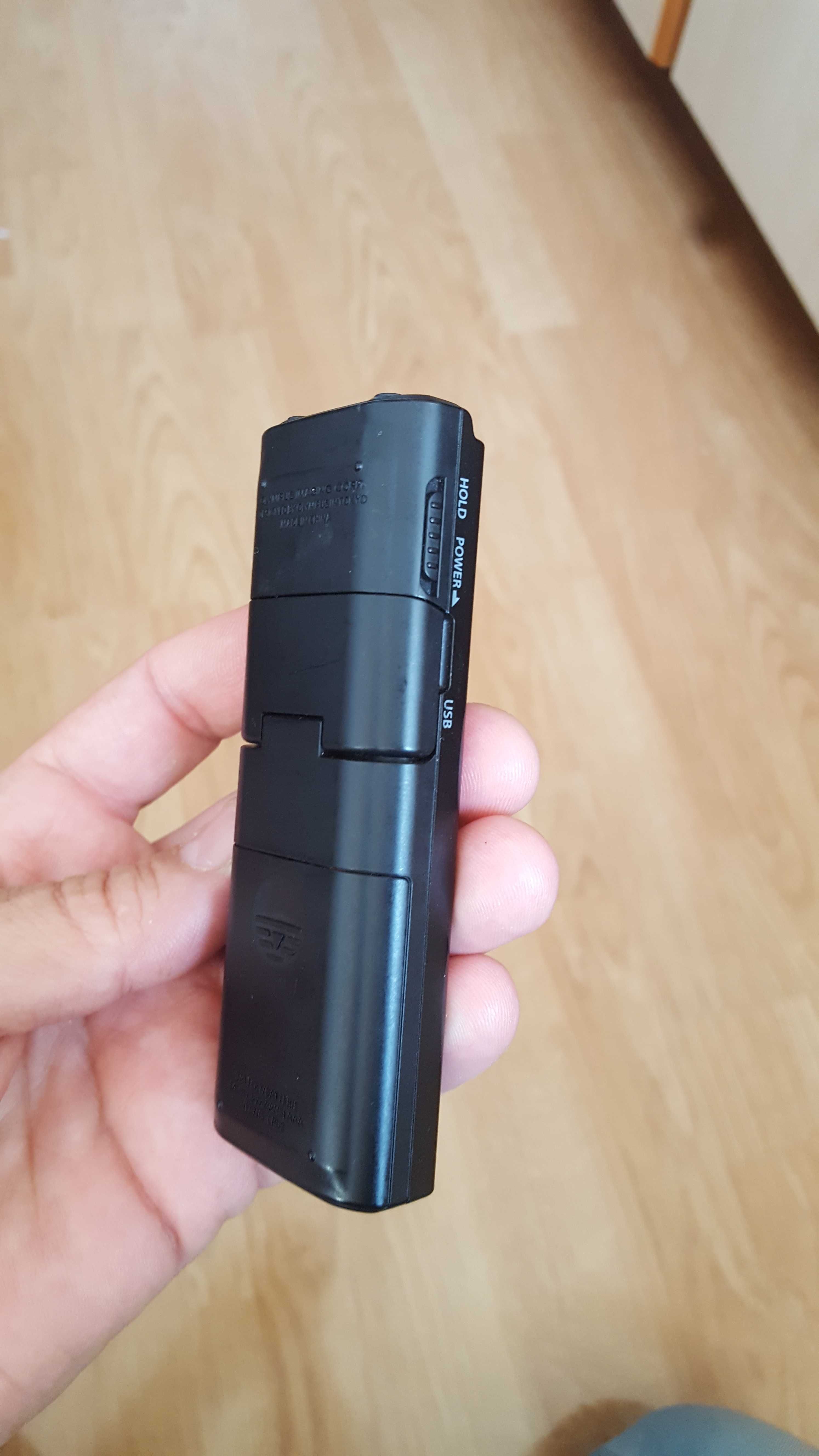 Reportofon  Olympus VN733PC