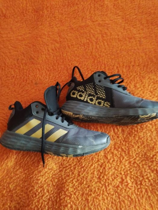 Adidași firma  100lei