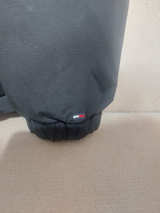 Geaca cu gluga tommy hilfiger