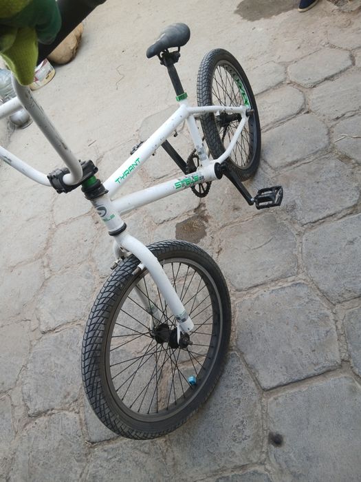 Tayls velosiped  sotiladi.