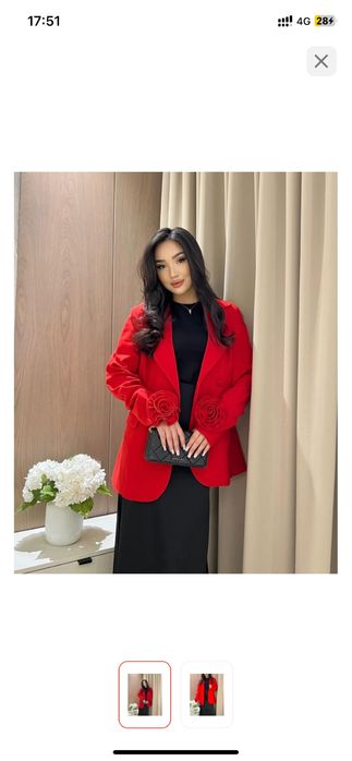 Продам пиджак . С розочками .