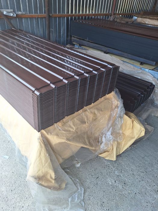 Tabla cutata colorata și zincata