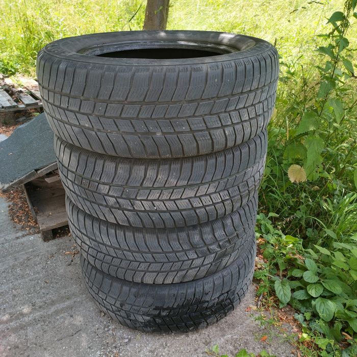 Зимни гуми 215/60 R16 Barnum