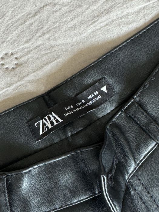 Панталон от еко кожа Zara