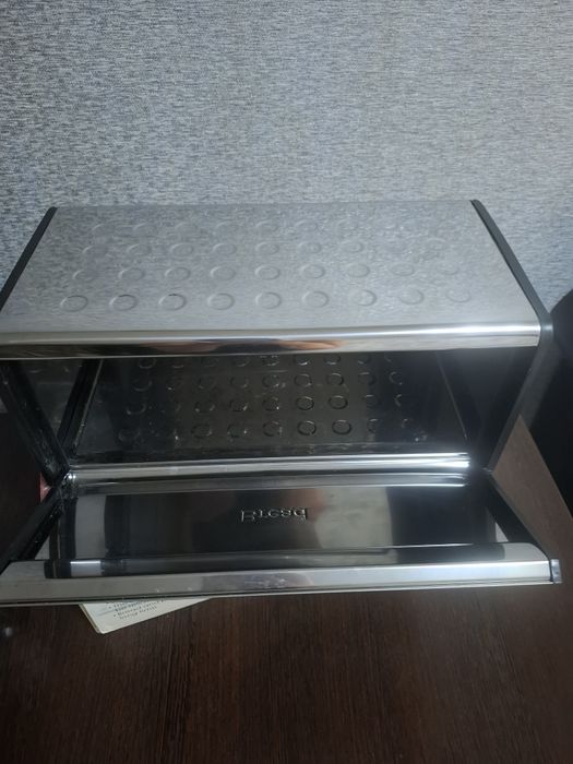 Продам новую хлебницу