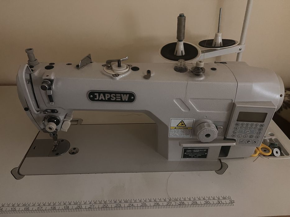 Masina liniara industrisla de cusut japoneza Japsew