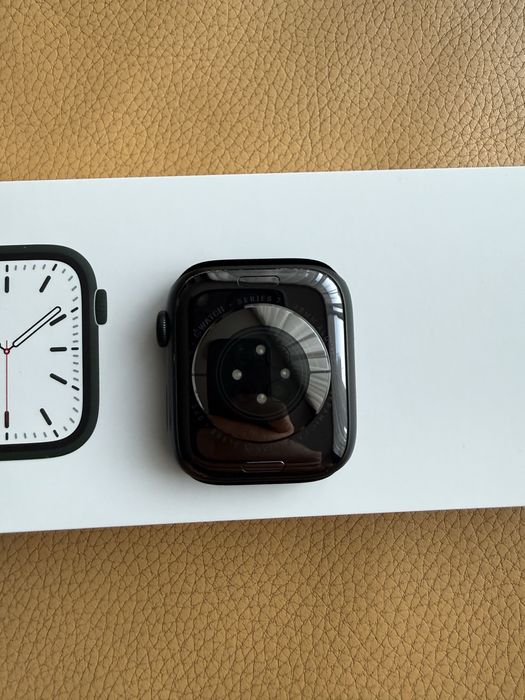 Часовник Apple Watch Series 7