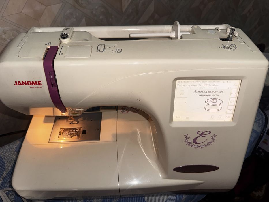 Продается компьютерная швейно-вышивальная машина Janome Memory Craft