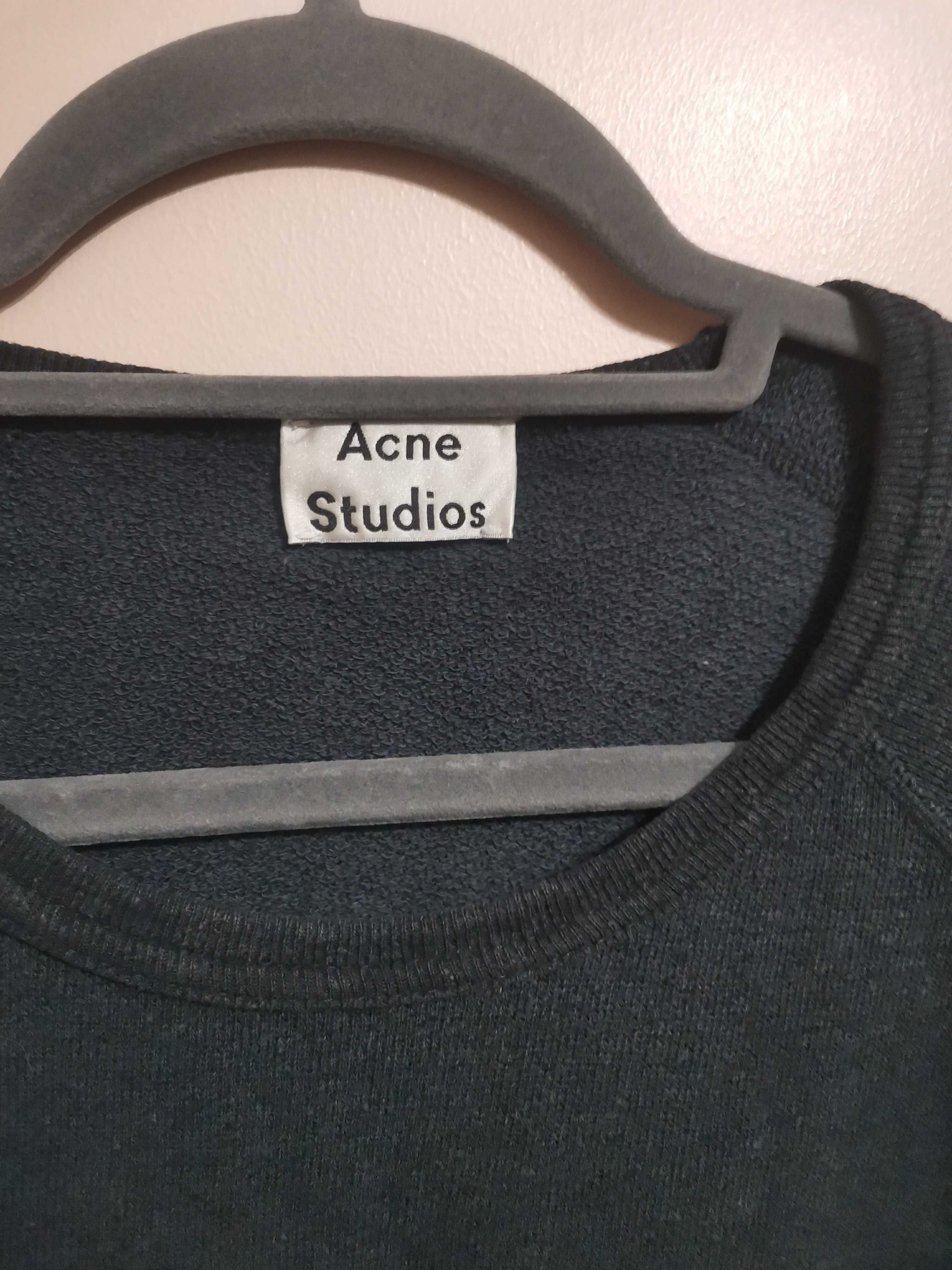 Acne Studios
College Melange PAW14 Sweatshirt.