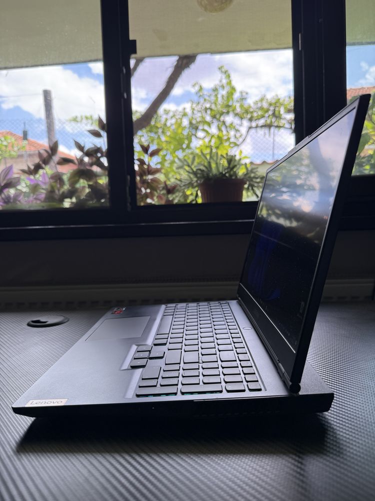 Геймърски лаптоп Lenovo Legion 5