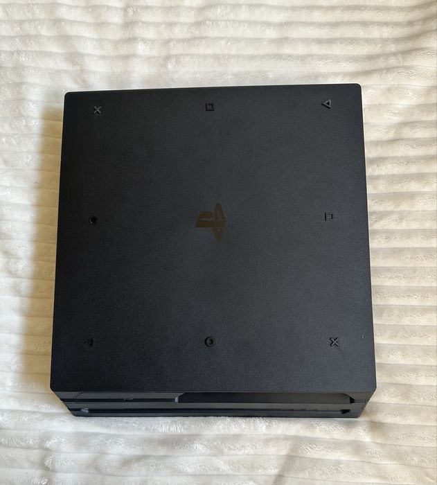 PlayStation 4 Pro (PS4 Pro) 1TB Negru