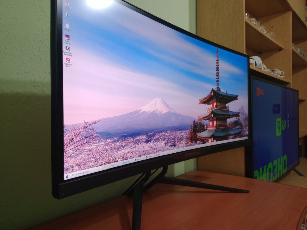 Alienware X51 r2 + Acer PREDATOR X34A + Logitech G935