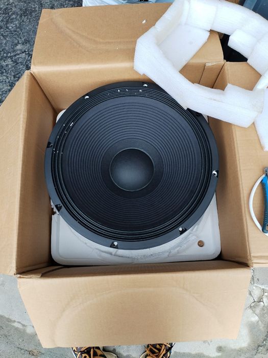 Vând dif 18 Sound LW 1400 noi