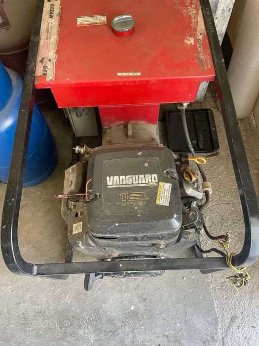 Трифазен бензинов генератор