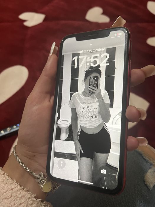 IPhone 11, 73% viata baterie