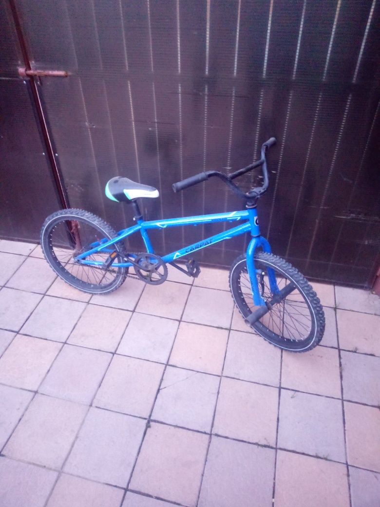 Vând bicicleta BMX