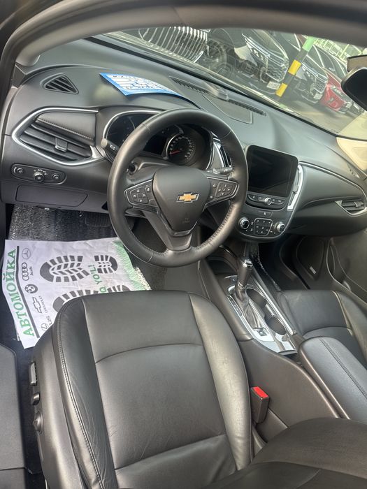 malibu 2 atmasferni 2.4 litr qora 2018 yil