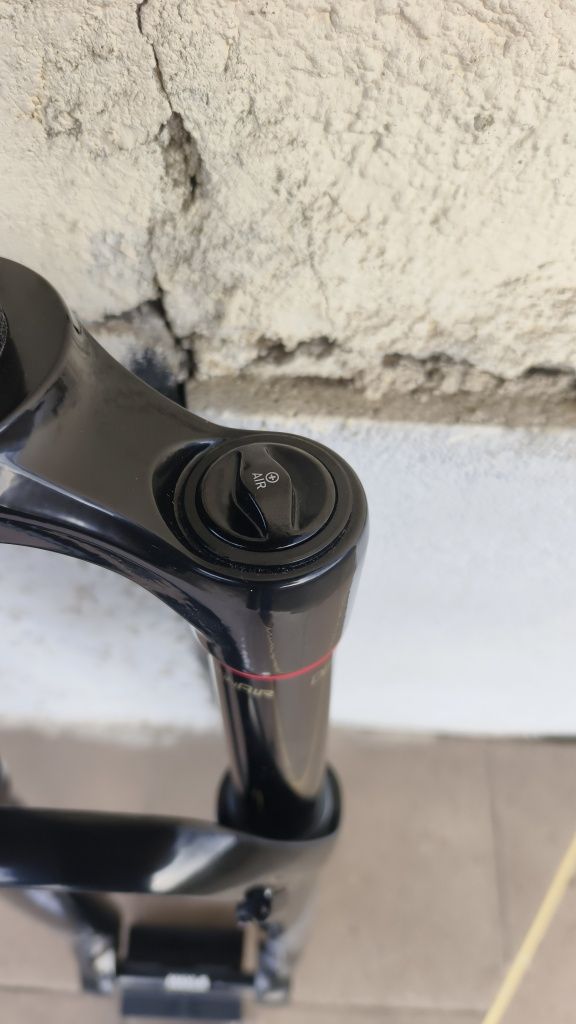 Вилка RockShox Lyric Select+ RC 2.1 29"DebonAir 150,180mm Boost 15X110