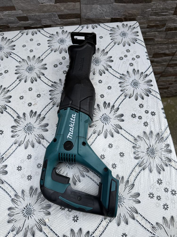 Акумулаторен саблен трион MAKITA DJR186