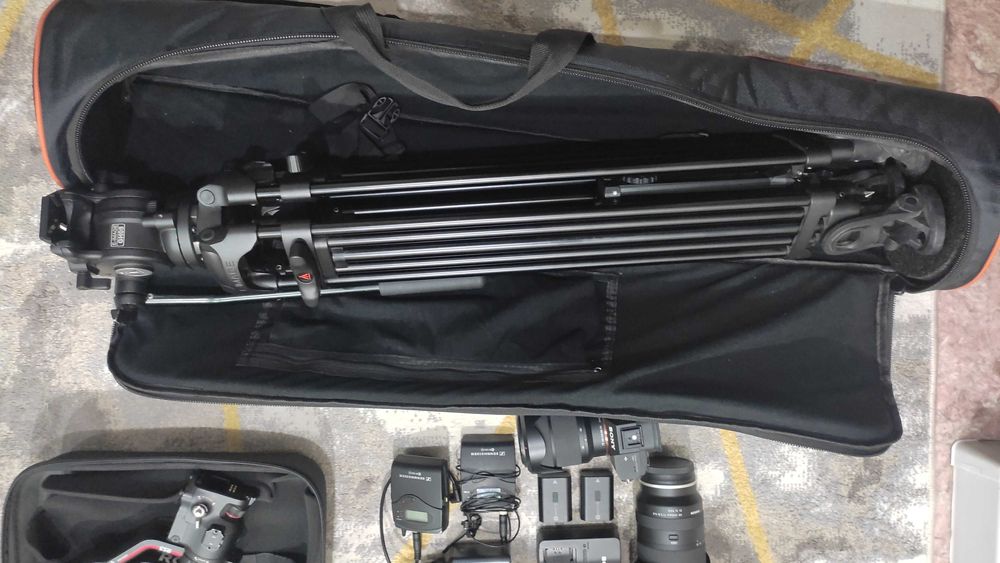 sony a7iii
Объектив 28-70, tamron 28-200 mm
Ronnyn RS 3
Штатиф E- IMAG