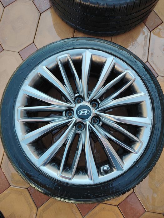 Продается комплект колес