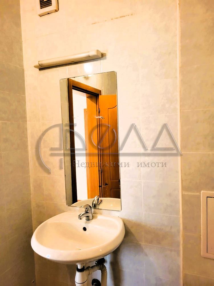 Дава се под наем Тристаен апартамент в София, Лагера - 96 кв.м за 550 € - Снимка #12