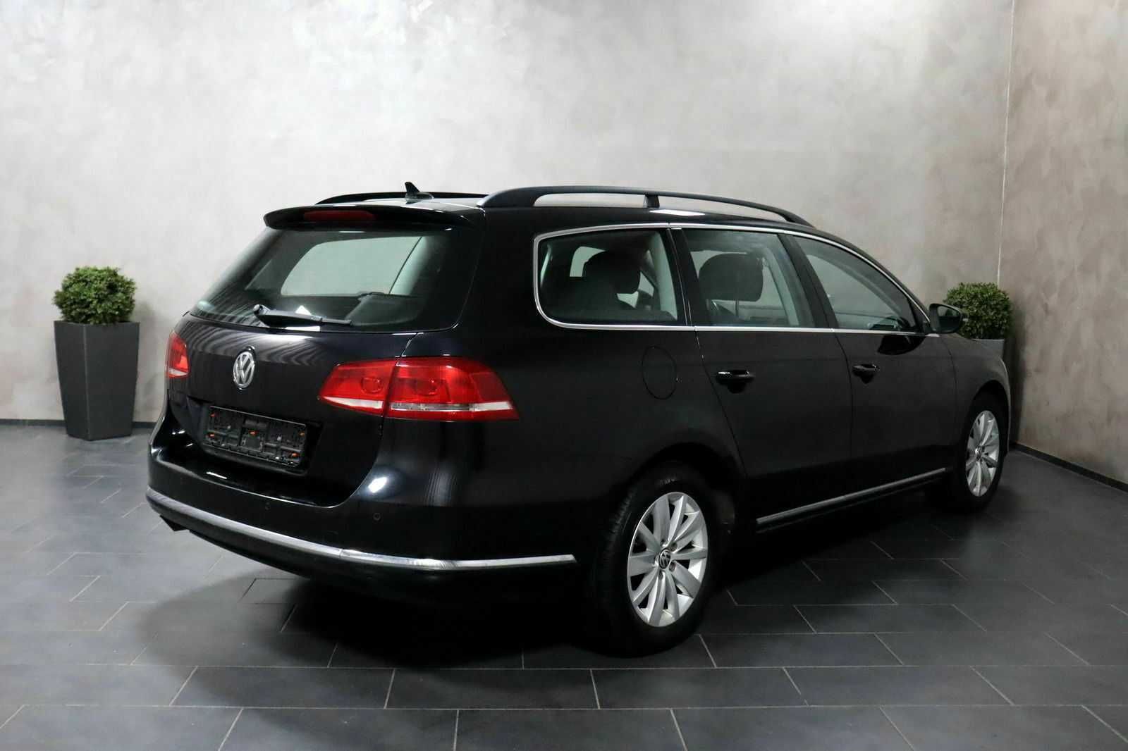 Volkswagen Passat B7 Variant BlueMotion 1.6 TDI 2014 Navigatie 10 inch