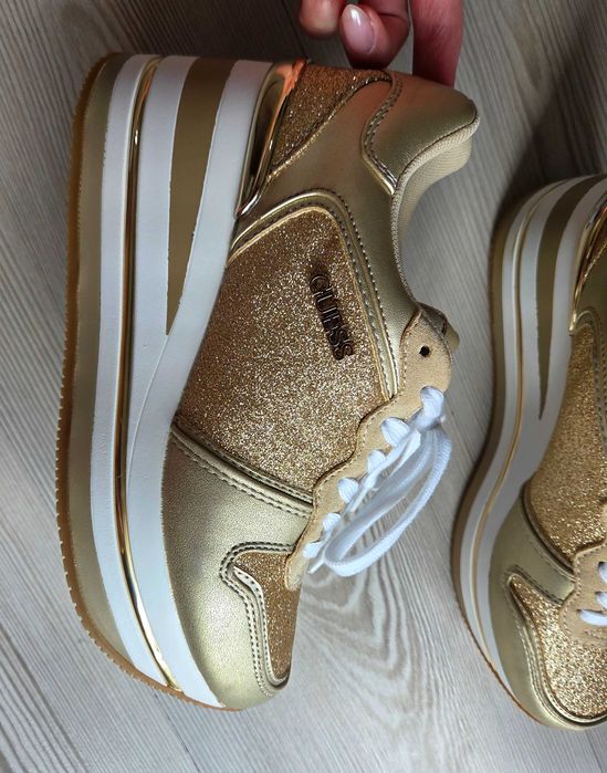 Сникърси Маратонки Guess , златист, 36