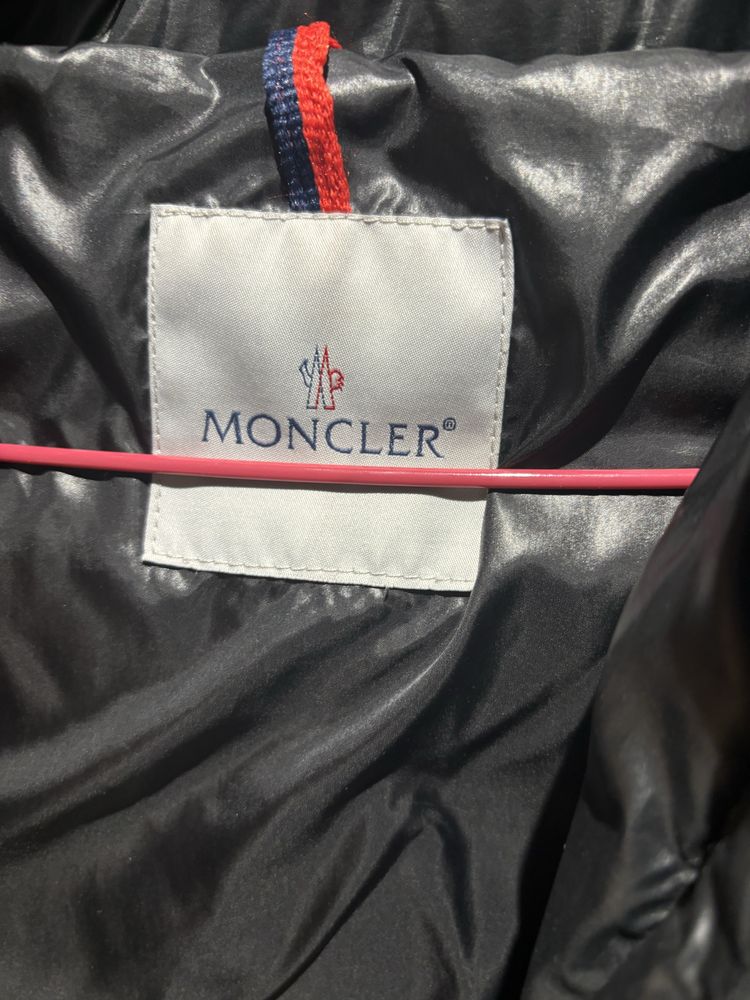 Яке Monclear с яка от лама