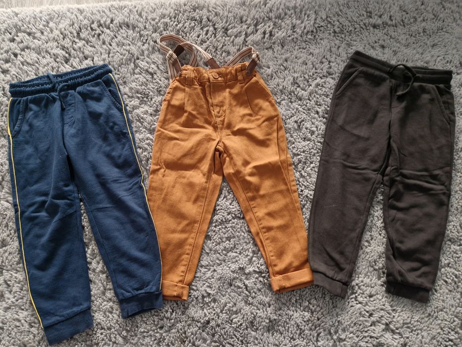 Lot pantaloni marimea 104 cm