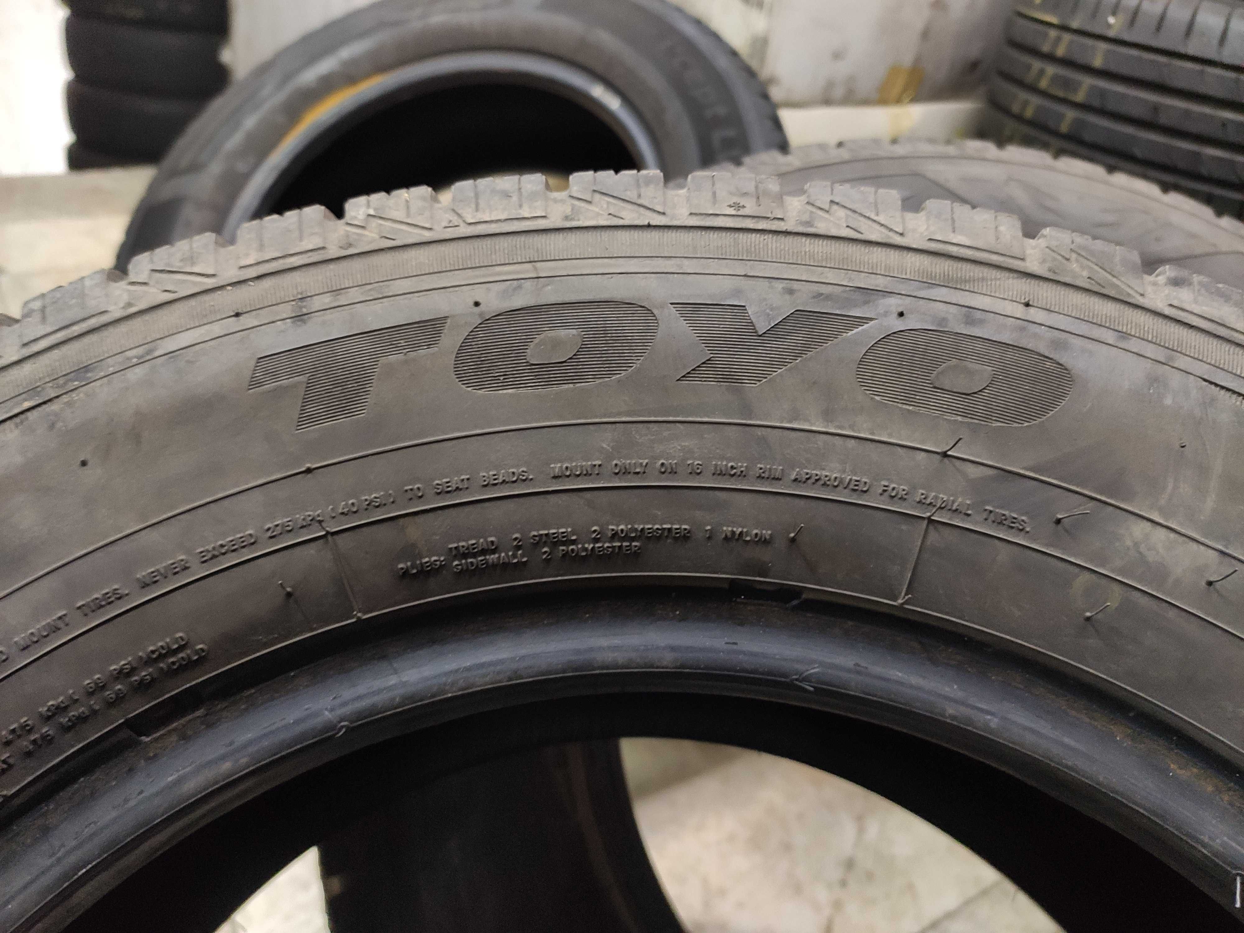 2бр Зимни гуми за БУС 225 65 16 С - Toyo
