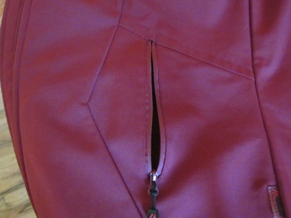 ТРЕНЧКОТ против дъжд и яке  SALOMON