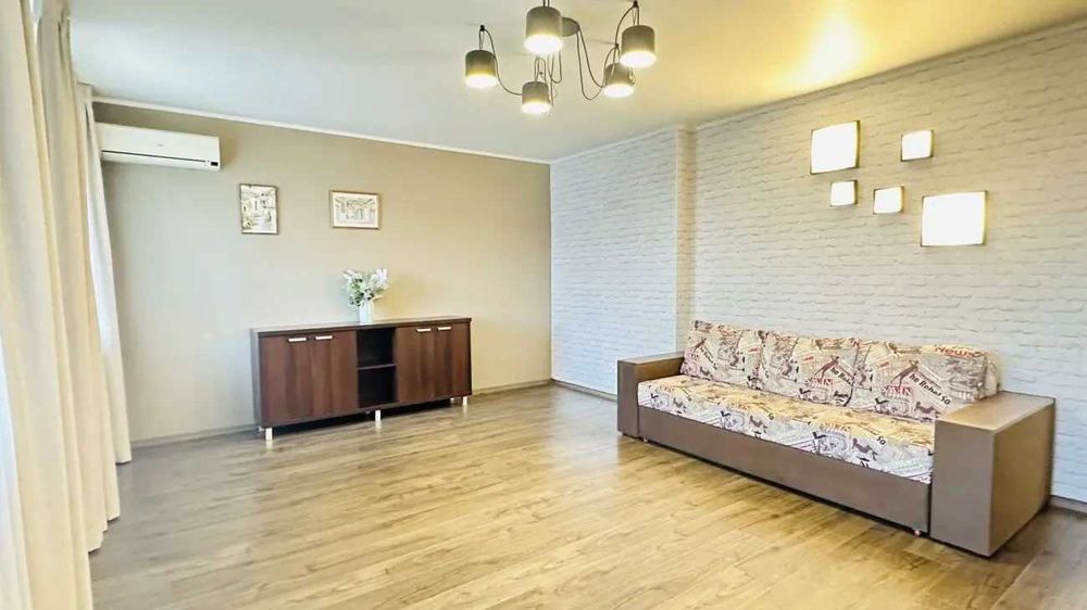 Дава се под наем Тристаен апартамент в София, Зона Б-18 - 100 кв.м за 637.5 € - Снимка #4