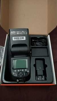 Продам вспышку  GODOX V860III C Kit в упаковке.