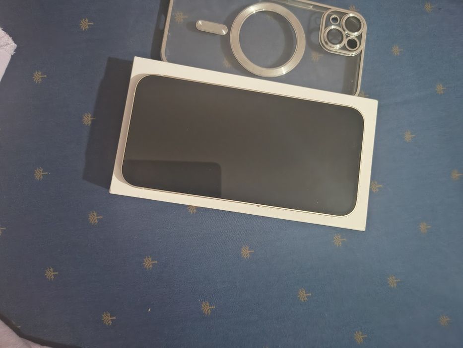 iPhone 14 128 GB. Pe alb arăt foarte bine sănătate baterie 88