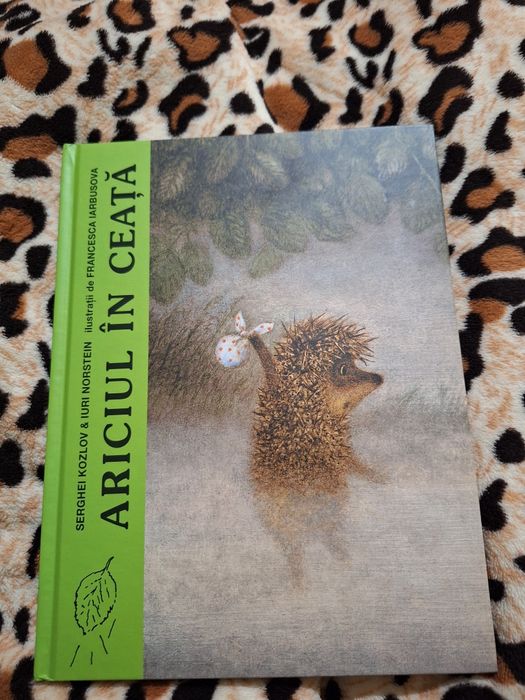 Carte Ariciul in ceață