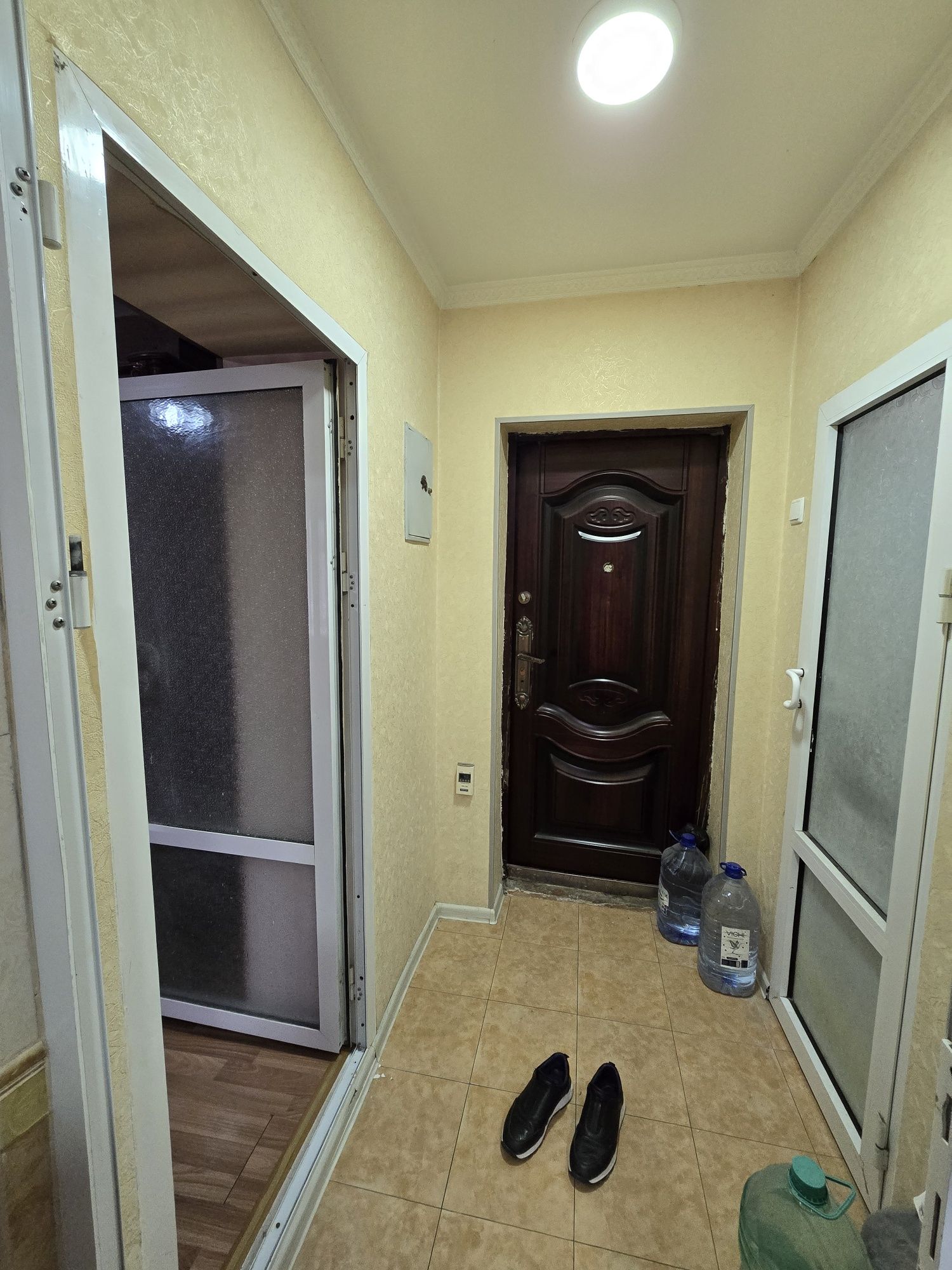 Аренда Регистон 1-хона 4таж заходи и живи 250 уе 1-месяц