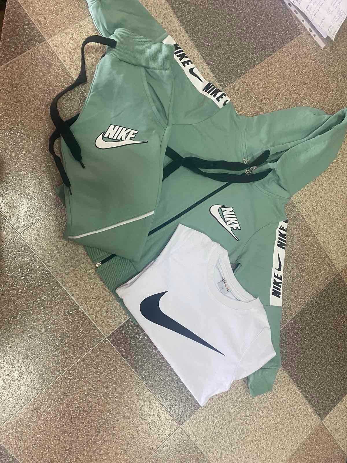 Детски екип Nike 3 части.