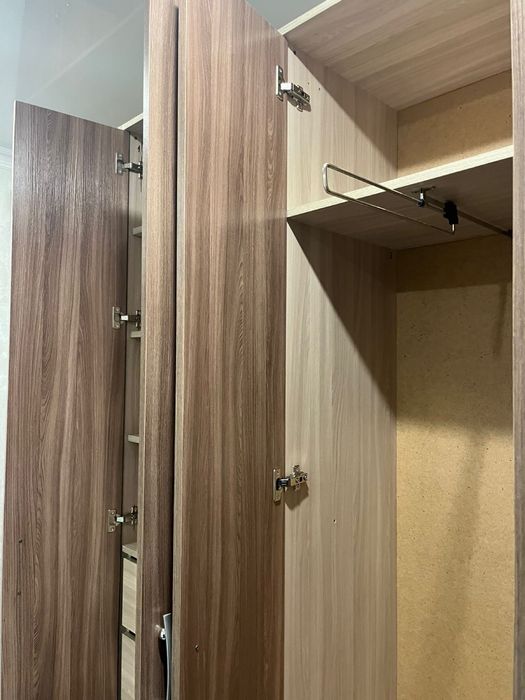 Шкафы три модуля в хорошем состоянии