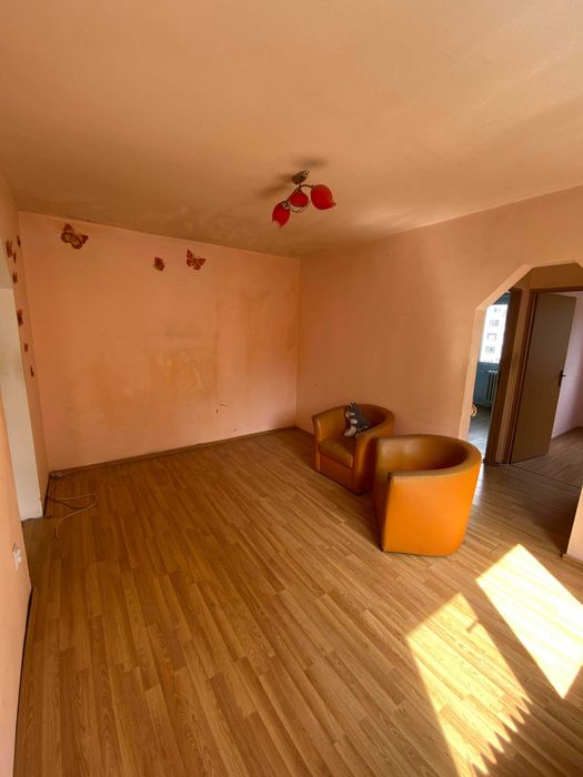 Vand apartament  3 camere