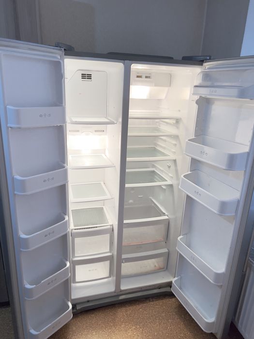 Продам Холодильник LG Side By Side