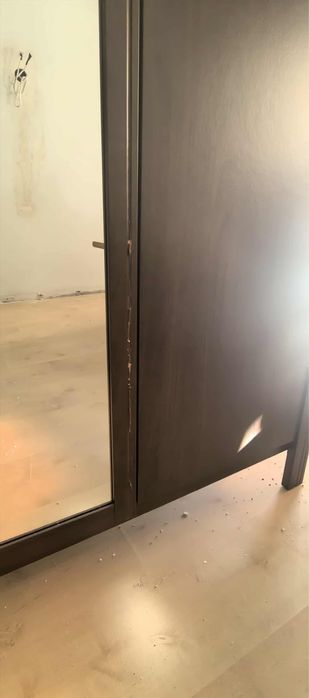 Трикрилен гардероб с огледало