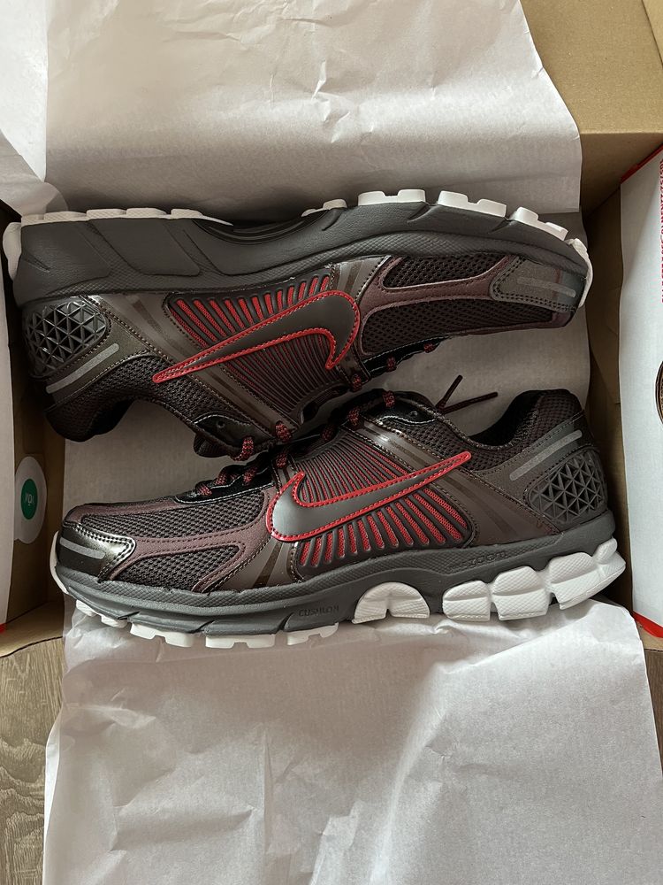 Обувки Nike Vomero V