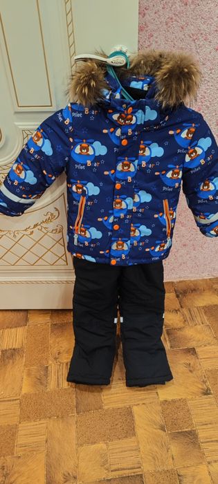 Продам комплект зимний,пуховик штаны