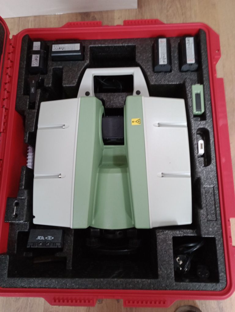 Scanner 3D Leica C5 (pana 300m)