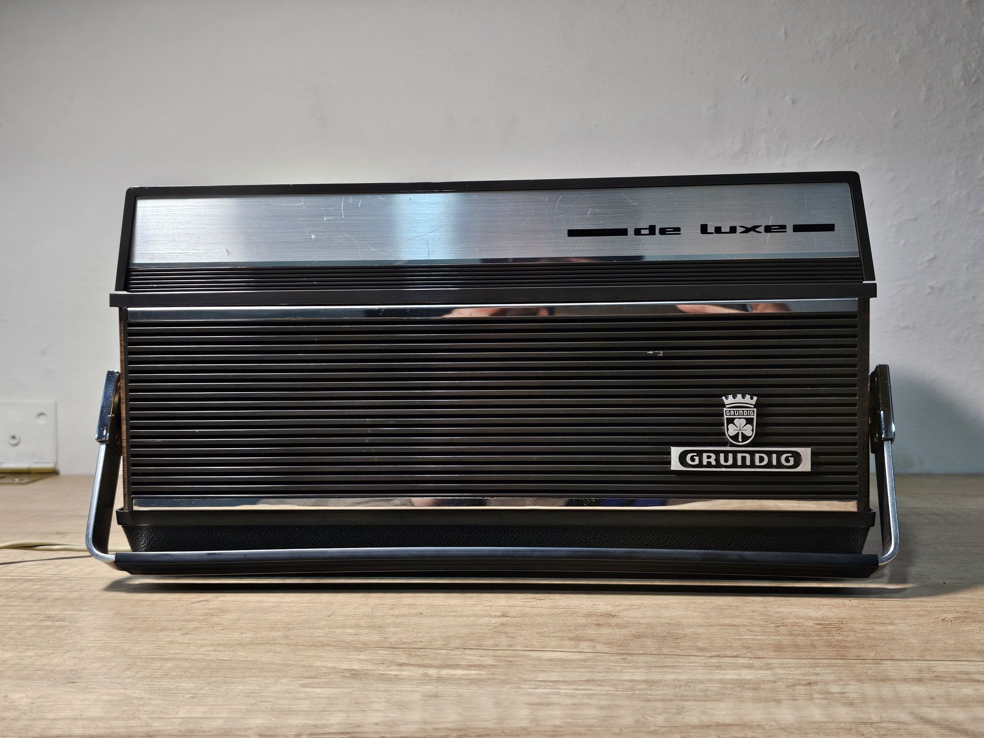 magnetofon GRUNDIG bayreuth,  vintage pe lămpi,amplificat cu boxa